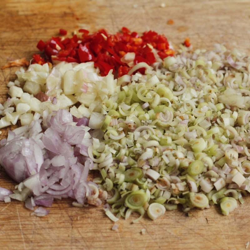 Bước 1 Sơ chế nguyên liệu Chuột xào sả ớt