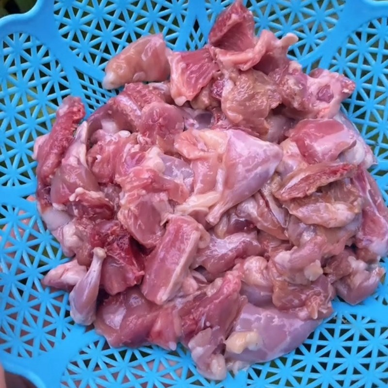 Bước 1 Sơ chế nguyên liệu Chuột xào sả ớt