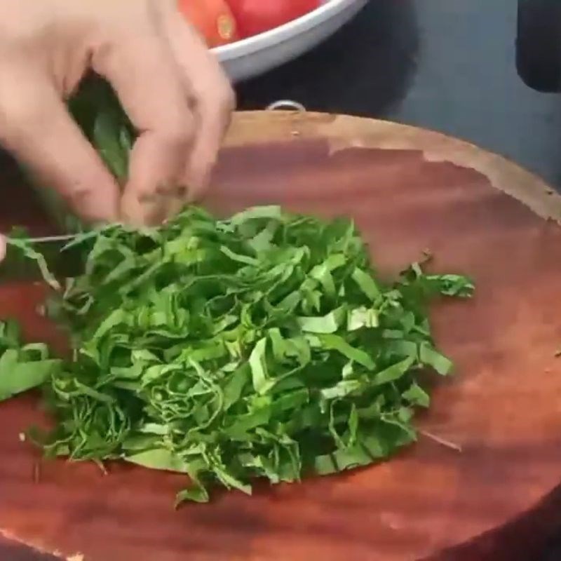 Bước 1 Sơ chế nguyên liệu Canh lá lằng