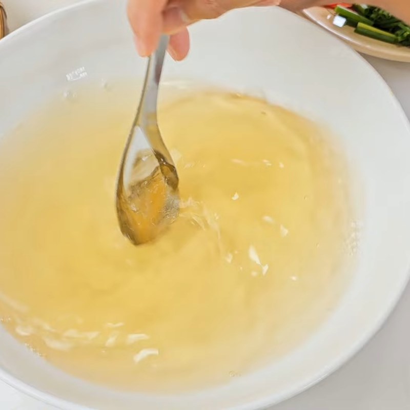 Bước 1 Sơ chế nguyên liệu Huyết xào giá hẹ