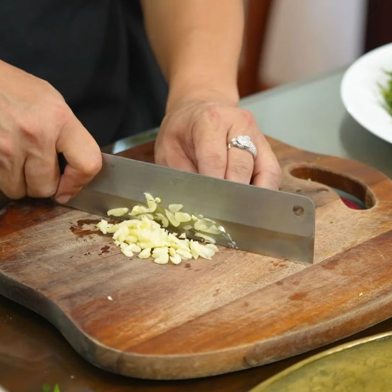 Bước 4 Sơ chế nguyên liệu khác Ốc nhồi xào sả ớt