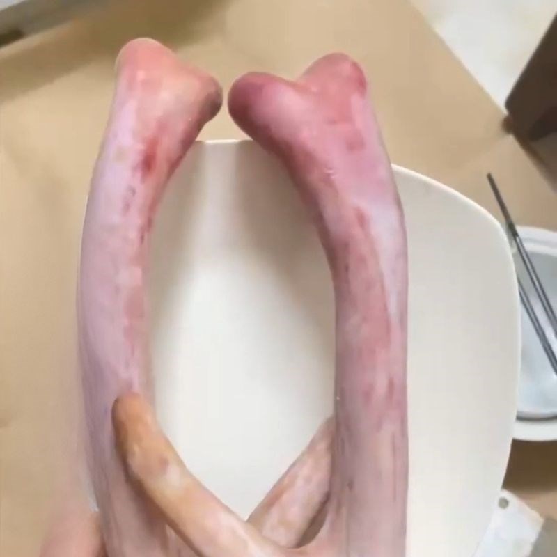 Bước 1 Sơ chế nhung hươu đúng cách Nhung hươu ngâm mật ong