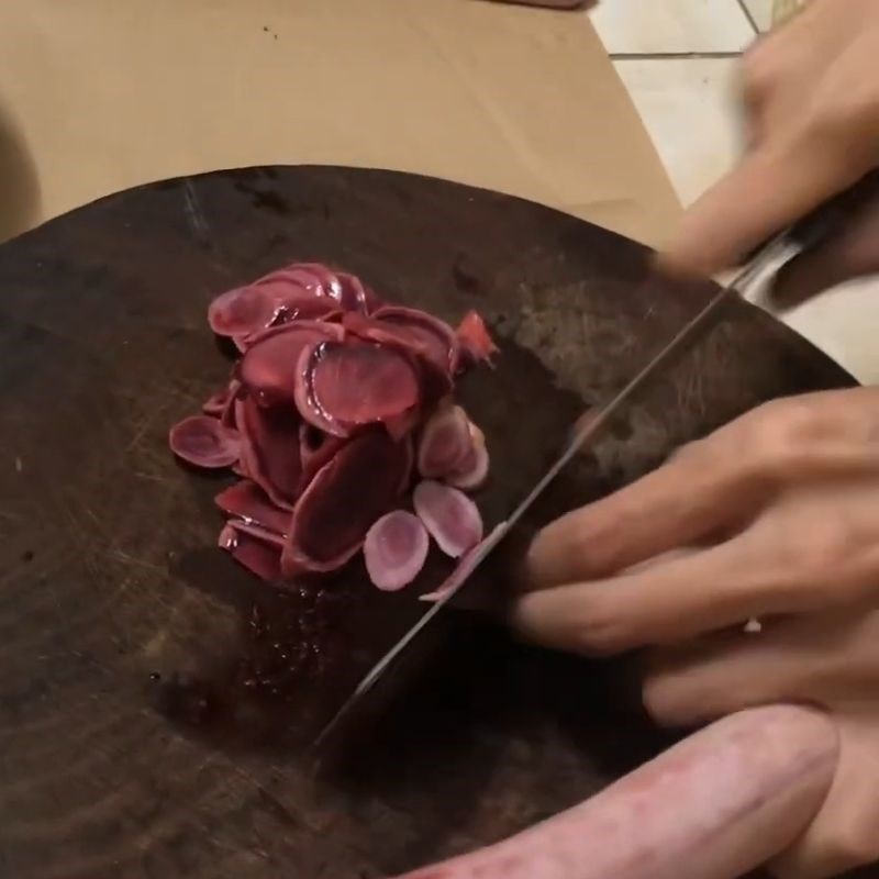 Bước 1 Sơ chế nhung hươu đúng cách Nhung hươu ngâm mật ong