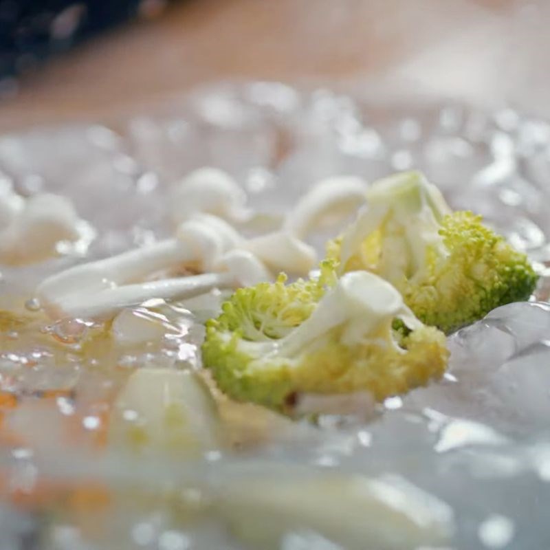 Bước 2 Sơ chế rau củ đa dạng Bò nướng tảng