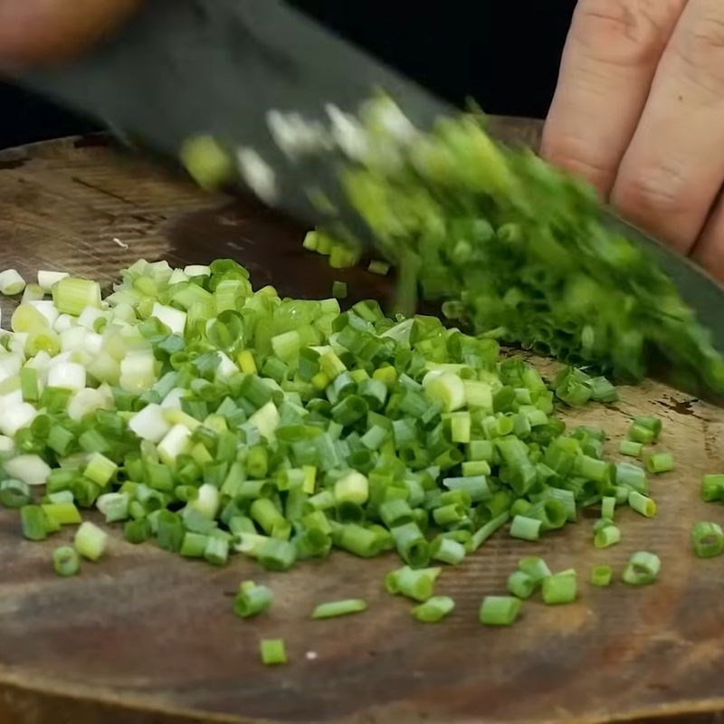 Bước 1 Sơ chế rau thơm và cà chua chuẩn bị nấu canh cá Quả dọc nấu canh chua