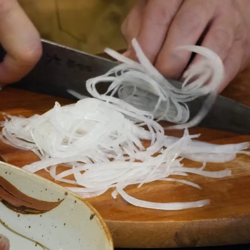 Bước 1 Sơ chế su hào và cà rốt Nộm su hào miền Bắc