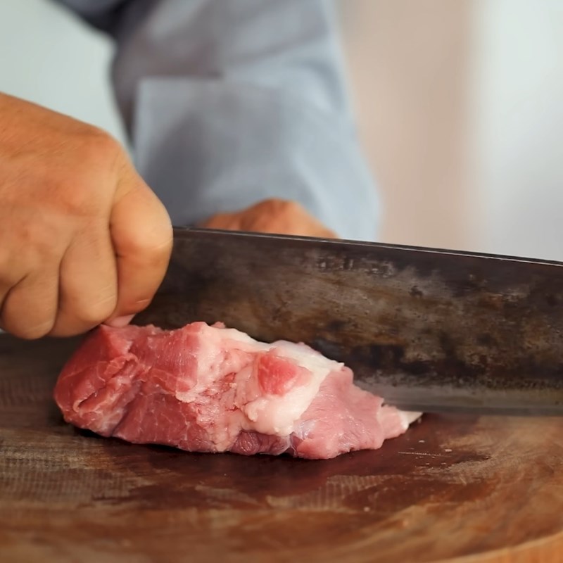 Bước 1 Sơ chế thịt heo và làm mềm thịt Thịt xá xíu người Hoa
