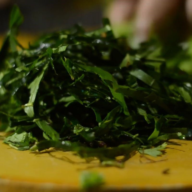 Bước 1 Sơ chế thịt trâu và lá trơng Thịt trâu lá trơng