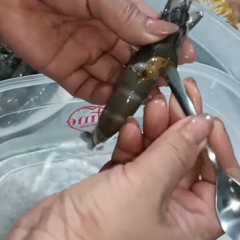 Bước 1 Sơ chế tôm tươi Tôm chiên sả