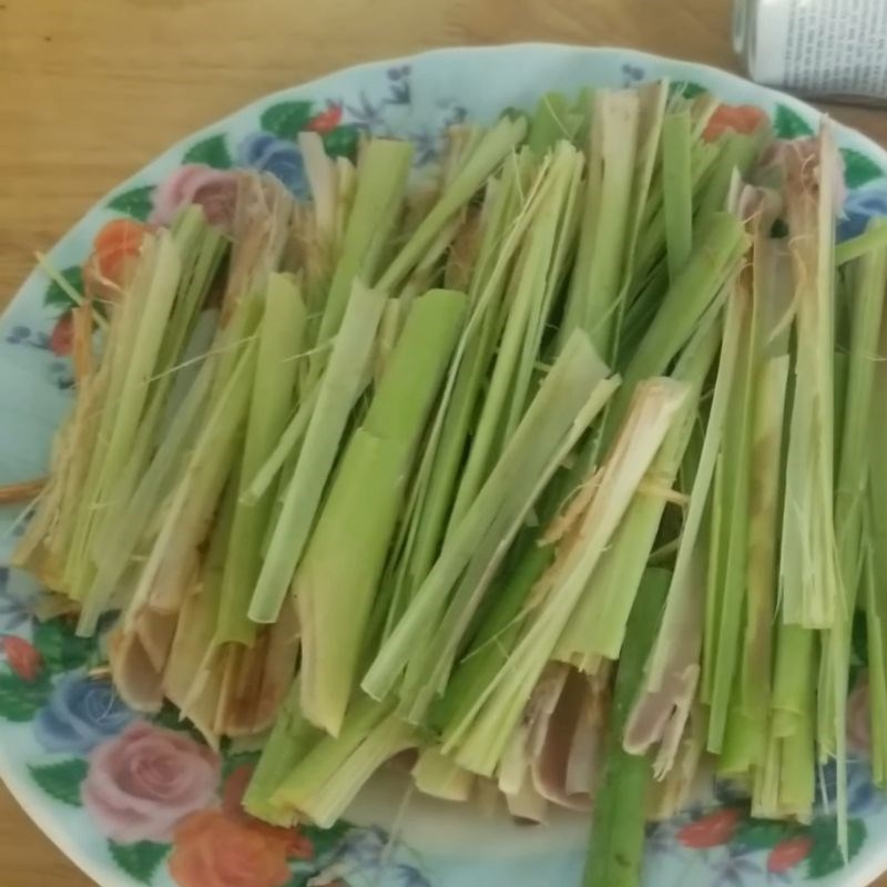 Bước 1 Sơ chế tôm và sả Tôm hấp bia sả