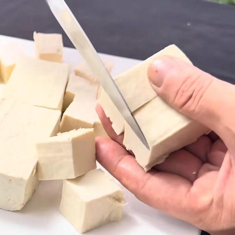 Bước 1 Sơ chế và cắt đậu phụ Đậu rán giòn