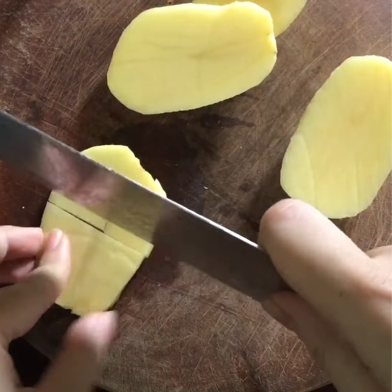 Bước 1 Sơ chế và chuẩn bị nguyên liệu salad Salad rau củ trộn sốt mayonnaise