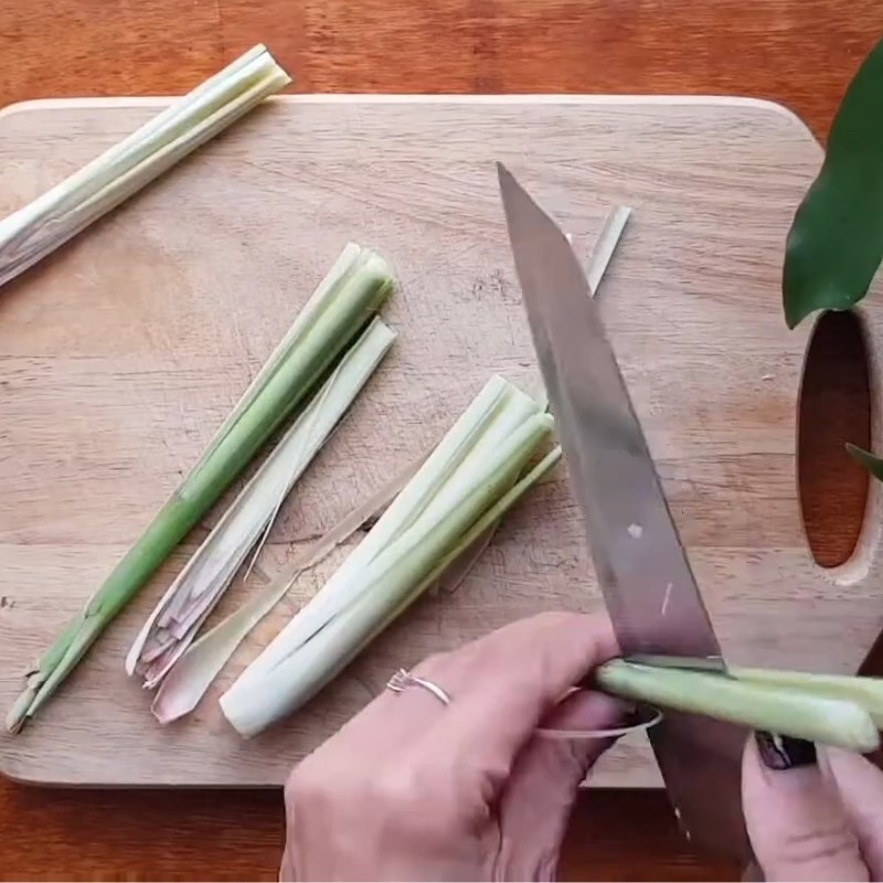 Bước 1 Sơ chế và cuộn thịt bê Thịt bê luộc