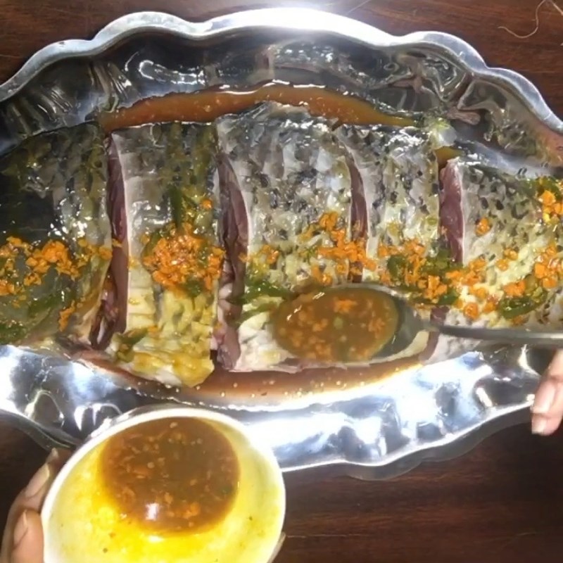 Bước 1 Sơ chế và ướp cá chép Cá nấu su hào