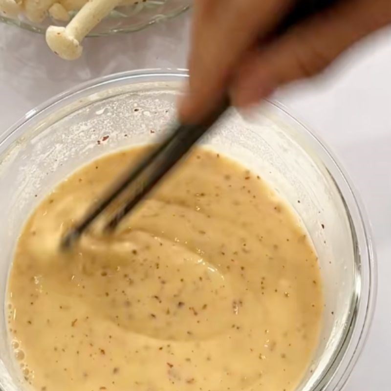 Bước 2 Tẩm ướp nấm với bột chiên giòn Nấm hải sản chiên giòn