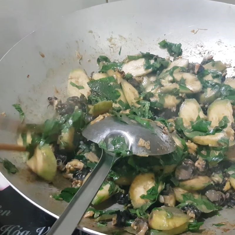 Bước 4 Thành phẩm Ốc bươu xào chuối