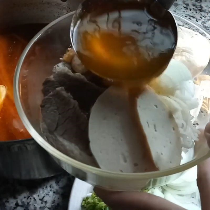 Bước 5 Thành phẩm Nấu bún bò bằng gói gia vị