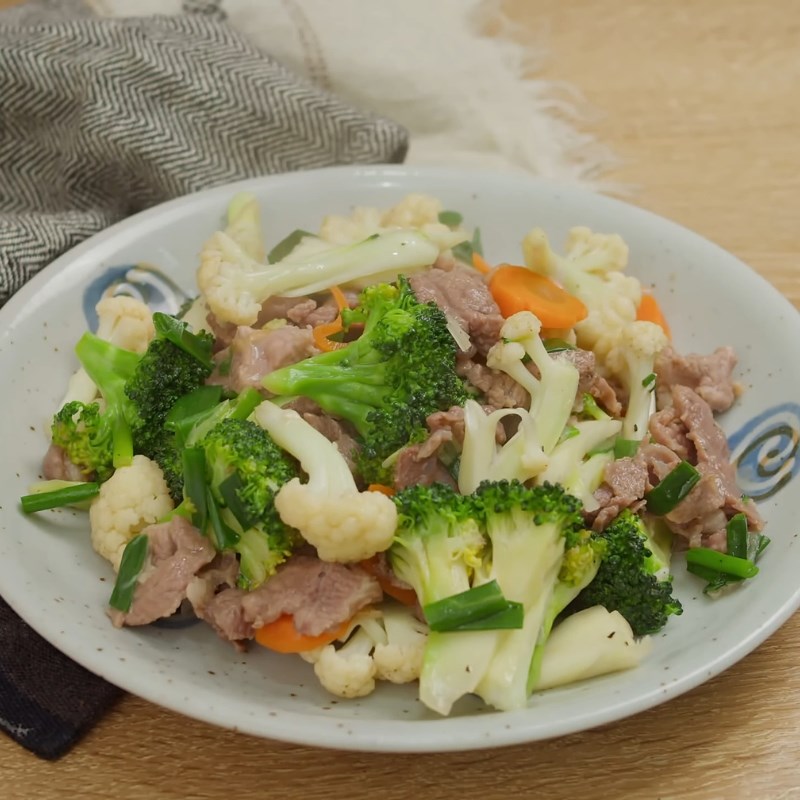 Bước 6 Thành phẩm Súp lơ xào thịt