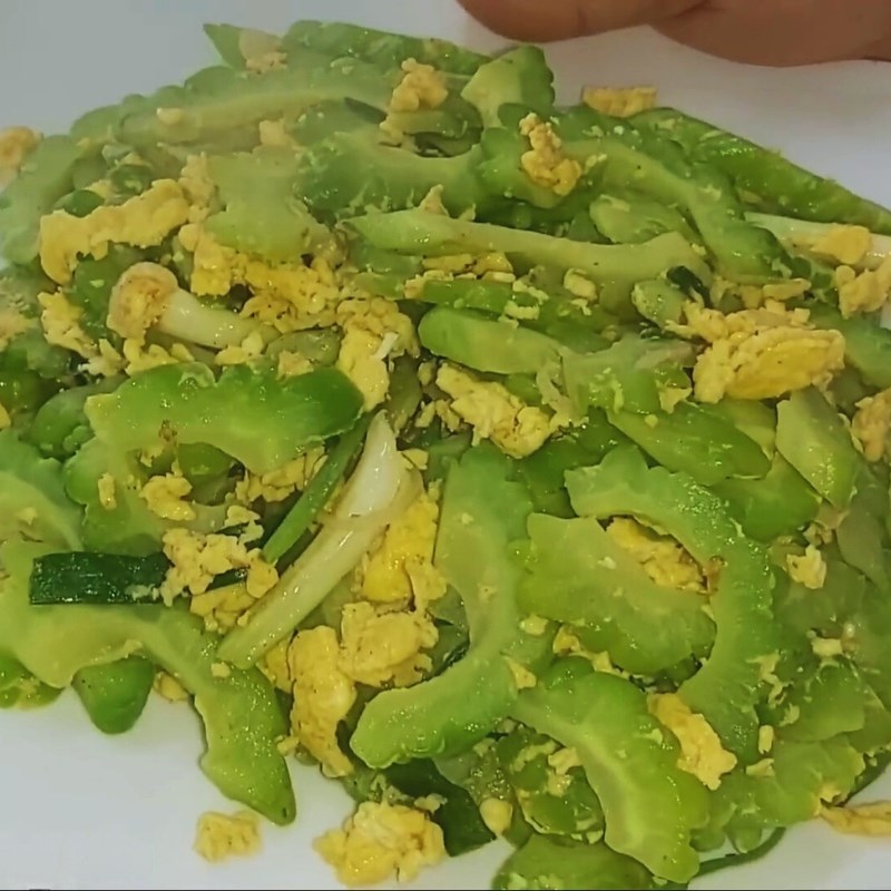 Bước 4 Thành phẩm Mướp đắng xào trứng