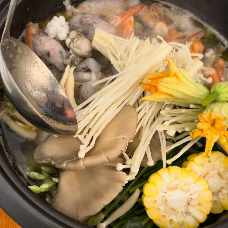 Bước 4 Thưởng thức Lẩu nấm hải sản