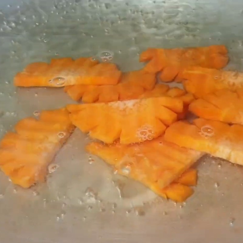 Bước 2 Trần sơ rau củ và nấm Miến hấp thập cẩm