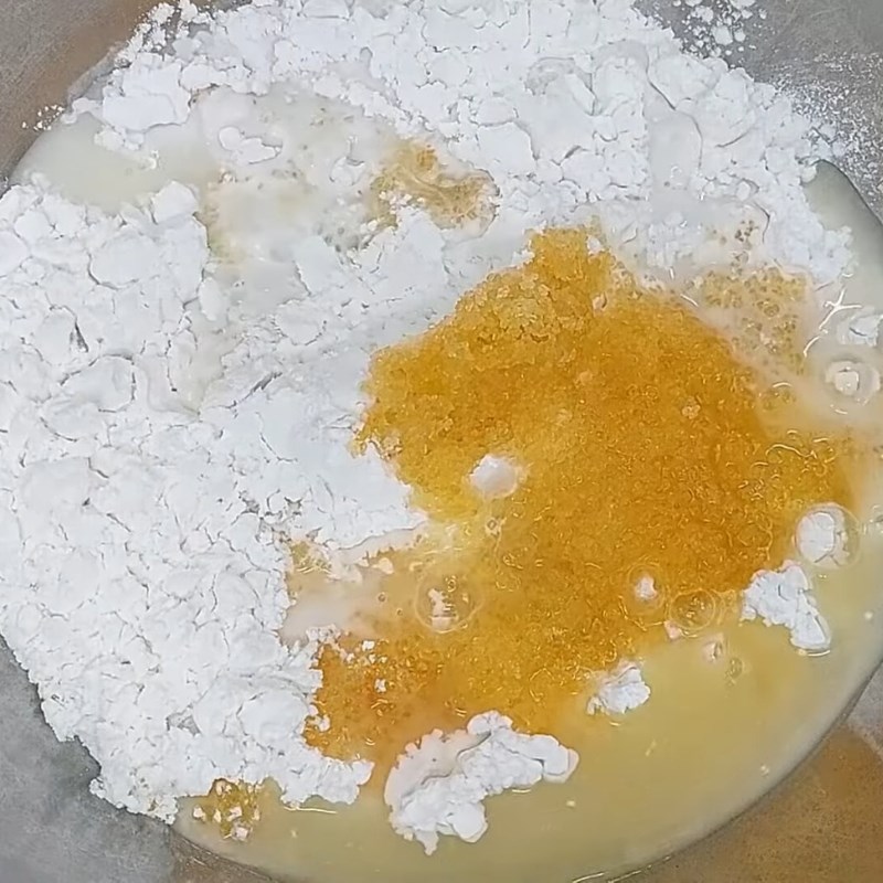 Bước 1 Trộn bột bánh chuối hấp Bánh chuối hấp bằng bột năng