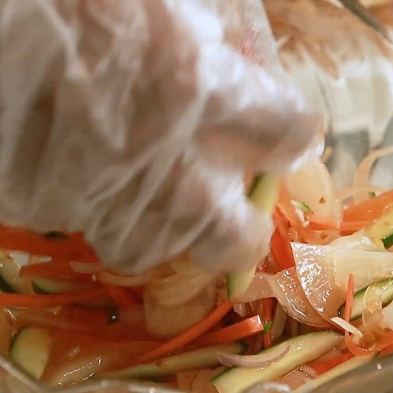 Bước 5 Trộn gỏi bò khoai môn và trình bày đẹp mắt Gỏi bò khoai môn