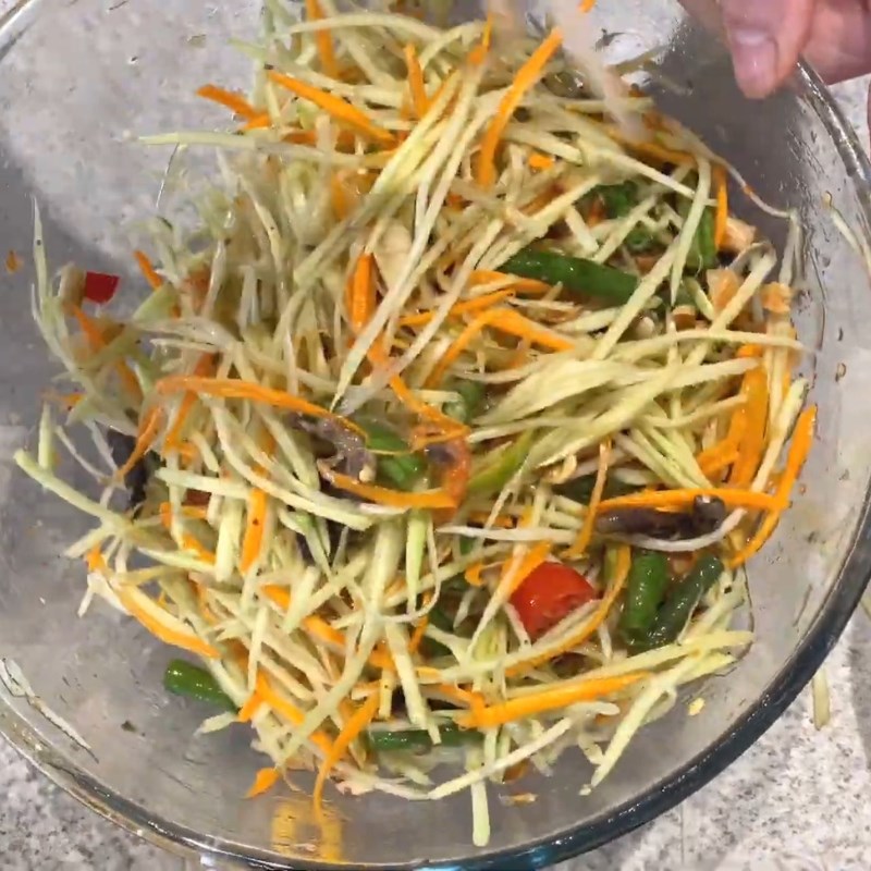 Bước 4 Trộn nộm ba khía và hoàn thành Gỏi đu đủ ba khía