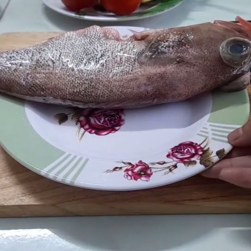 Bước 2 Ướp cá mú thơm lừng Cá mú hấp cuốn bánh tráng