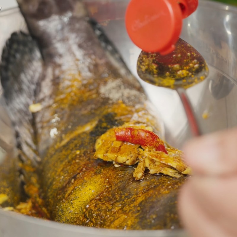 Bước 2 Ướp cá song Cá song hấp xì dầu