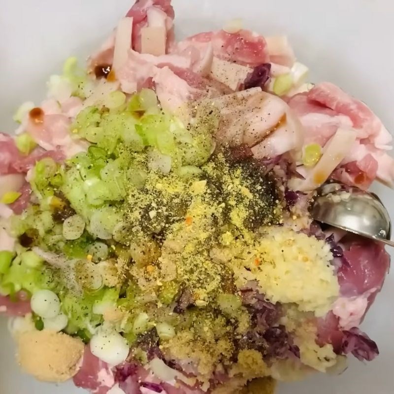 Bước 2 Ướp chả thơm lừng, đậm đà Ướp thịt nướng miền bắc