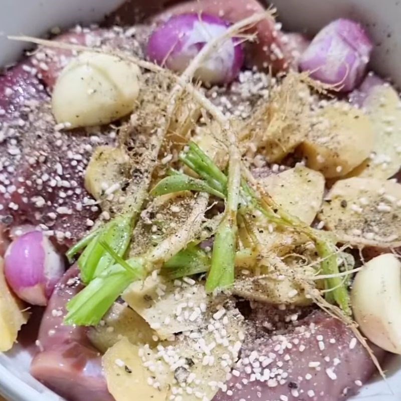 Bước 3 Ướp gia vị cho cật heo Cật heo hấp cách thủy