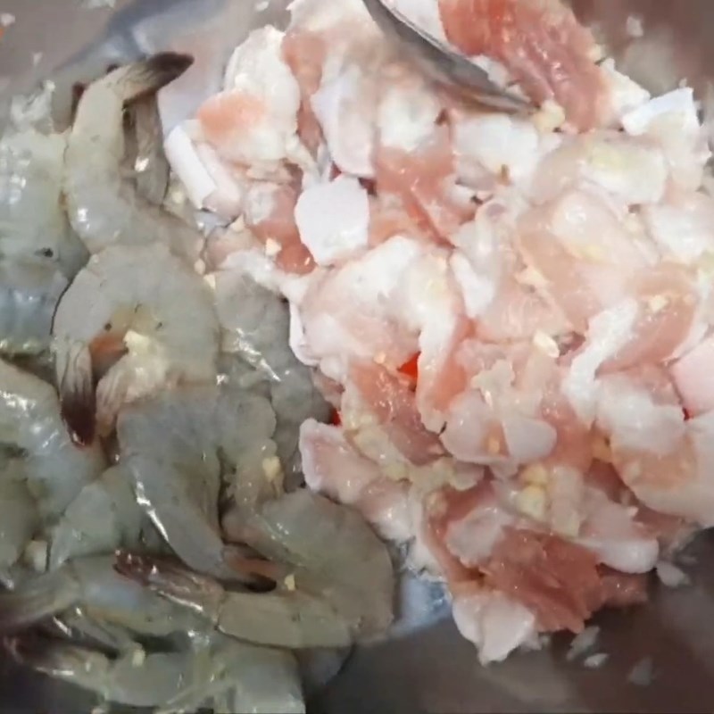 Bước 2 Ướp thịt ba rọi và tôm Tôm rim thịt ba rọi