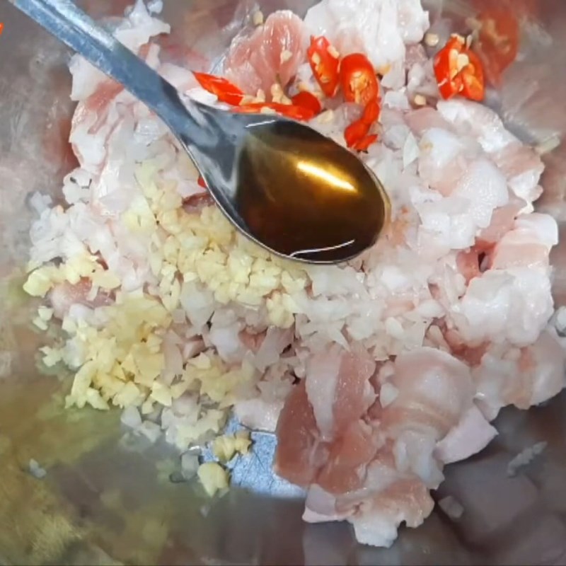 Bước 2 Ướp thịt ba rọi và tôm Tôm rim thịt ba rọi