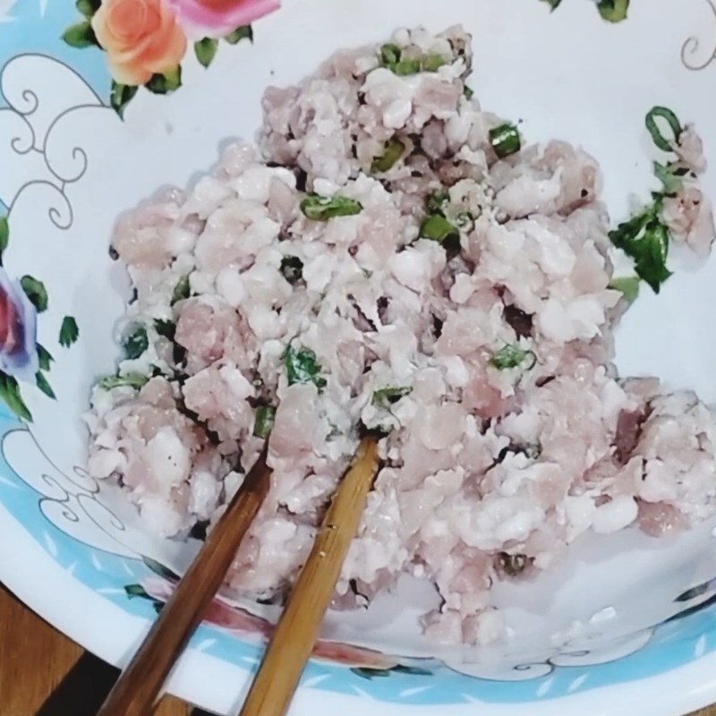 Bước 2 Ướp thịt băm đậm đà Súp thịt băm