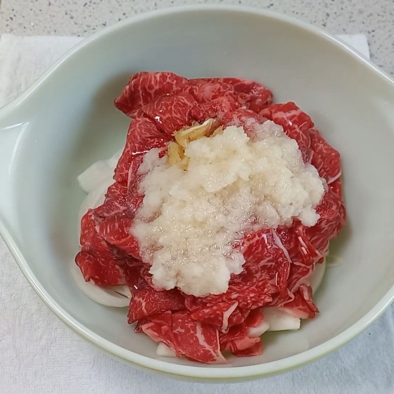 Bước 2 Ướp thịt bò đậm đà Bò xào kim chi