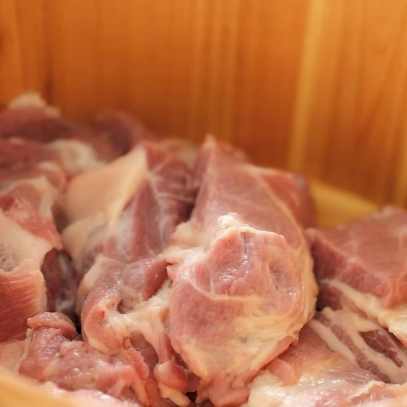 Bước 3 Ướp thịt thấm vị Thịt xá xíu người Hoa