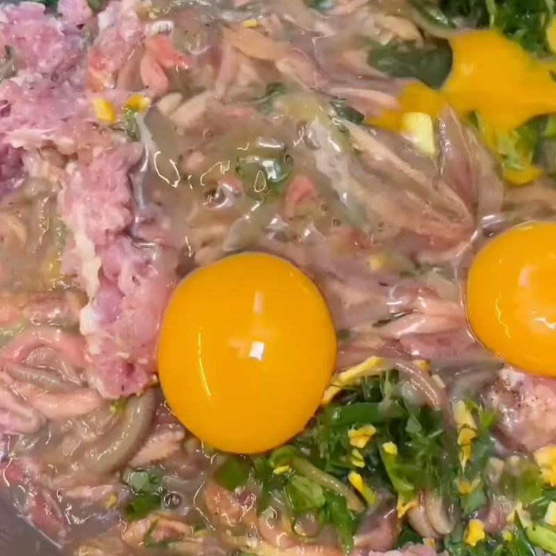 Bước 2 Ướp và hấp rươi Lẩu rươi