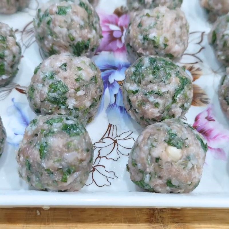 Bước 2 Viên thịt và chuẩn bị nước canh rau ngải cứu Canh ngải cứu