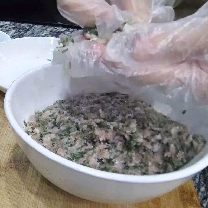 Bước 2 Viên thịt và chuẩn bị nước canh rau ngải cứu Canh ngải cứu