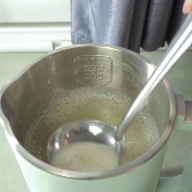 Bước 3 Vớt bọt và thưởng thức sữa khoai lang vàng Sữa khoai lang bằng máy làm sữa hạt
