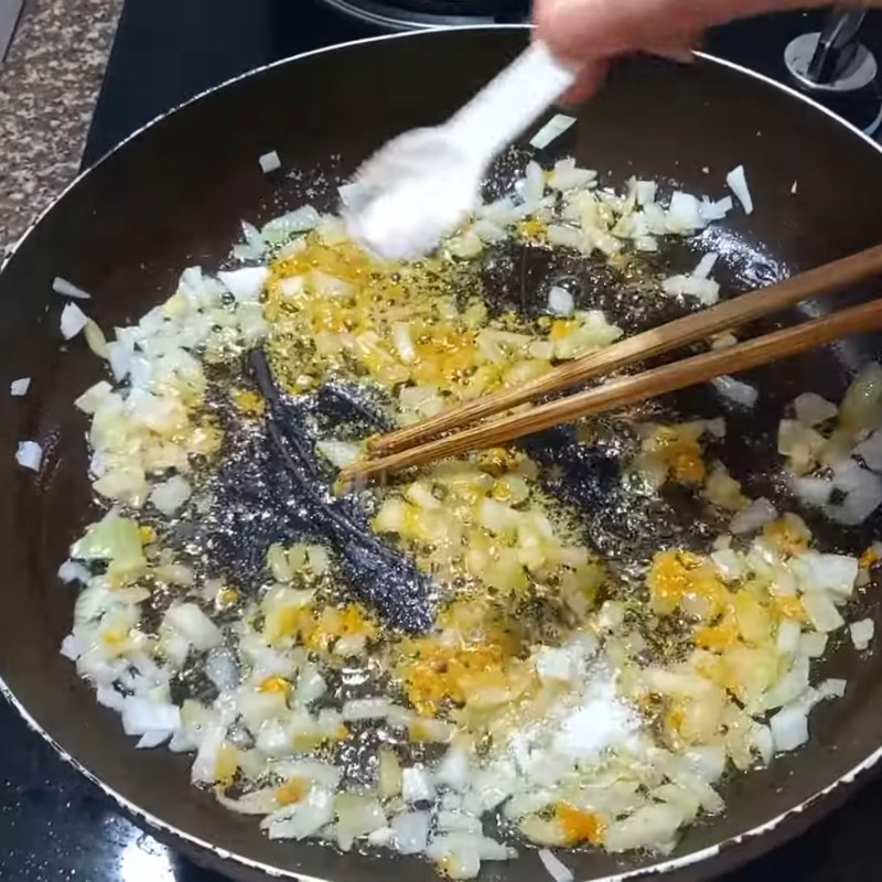 Bước 4 Xào gạch cua và cà chua tạo riêu Canh cua đồng