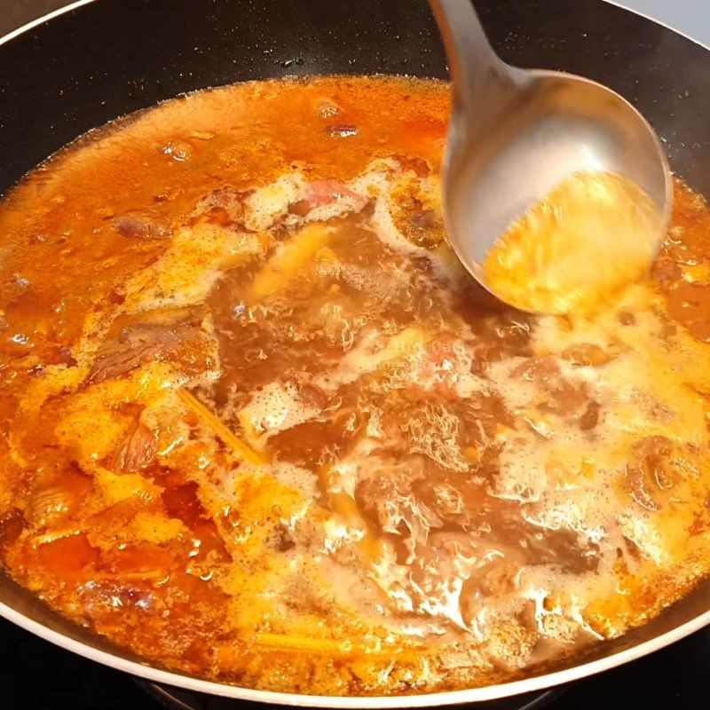 Bước 5 Xào lăn thịt nhím với sả ớt và nước cốt dừa Nhím xào lăn