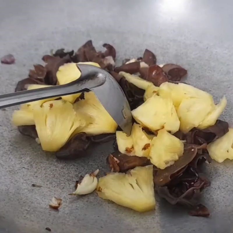 Bước 5 Xào nấm mèo với bún tàu Cá mú hấp cuốn bánh tráng