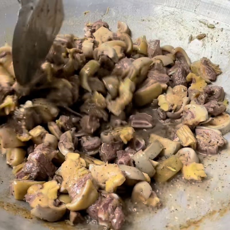 Bước 4 Xào săn thịt và om nước dùng lẩu Lẩu ngựa