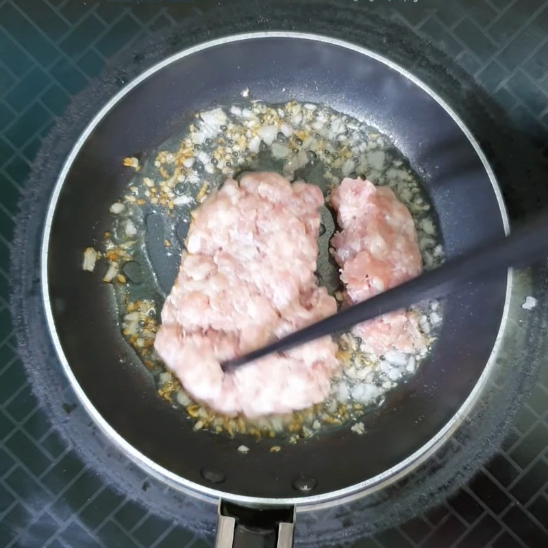 Bước 2 Xào sơ thịt heo băm Trứng chưng thịt băm