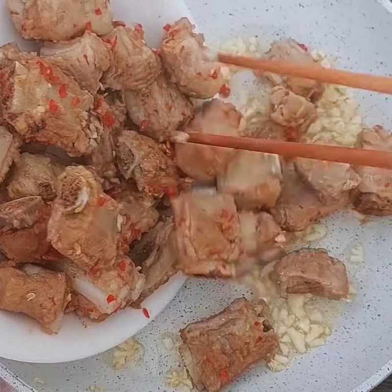 Bước 4 Xào sườn thấm sốt Nước sốt sườn xào chua ngọt