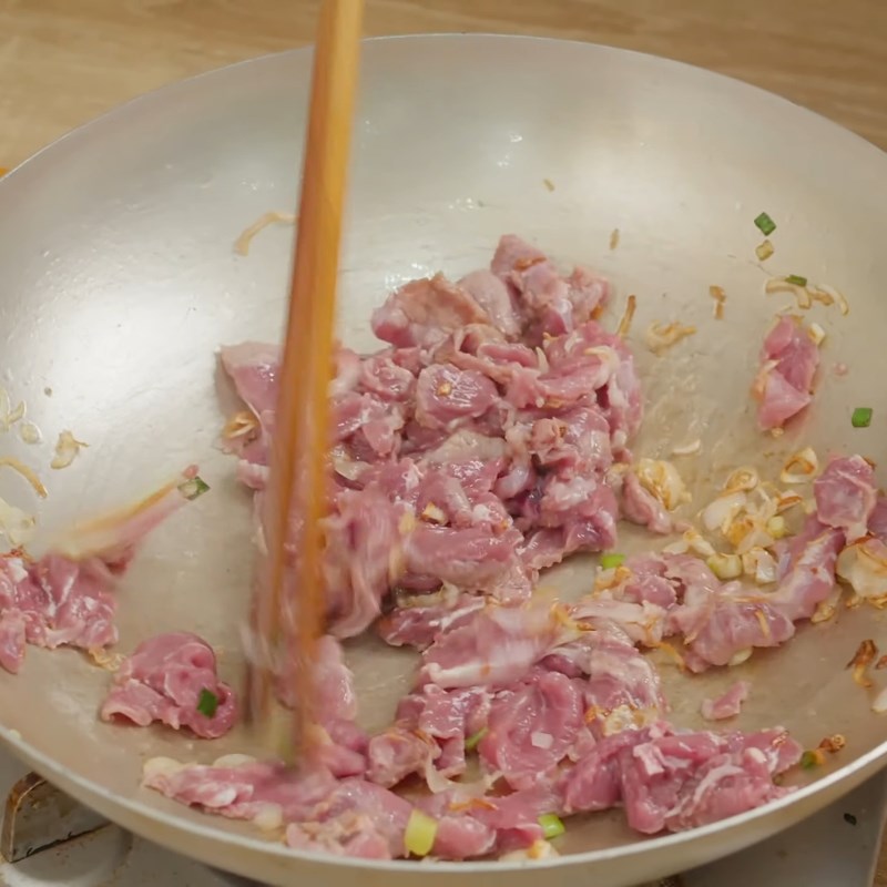 Bước 5 Xào súp lơ với thịt heo Súp lơ xào thịt