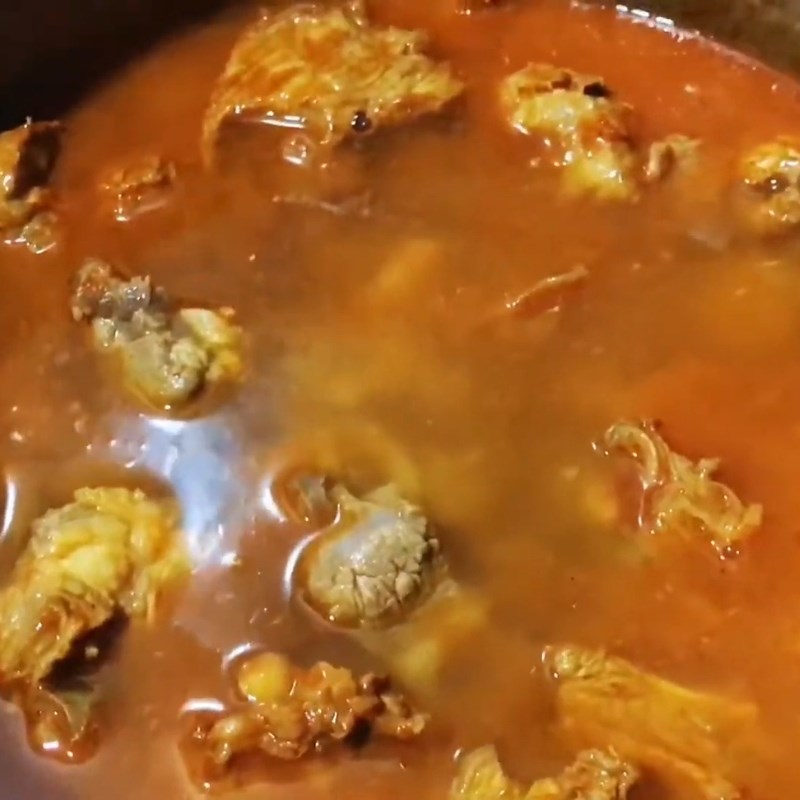 Bước 2 Xào thịt bò đậm đà Thịt bò om dưa