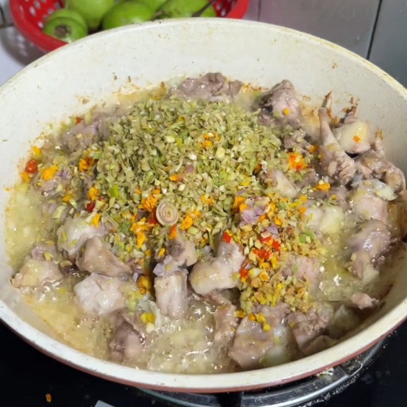 Bước 2 Xào thịt chuột đồng với sả ớt Chuột xào sả ớt